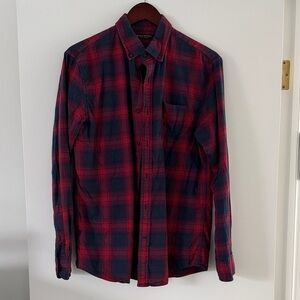 Men’s blue and red slim fit flannel